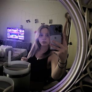 Meet your Posher, Zoe